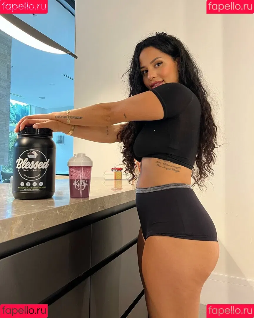 Katya Elise Henry Onlyfans Photo Gallery 