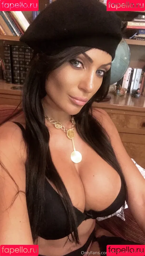Fernanda Ferrari Onlyfans Photo Gallery 