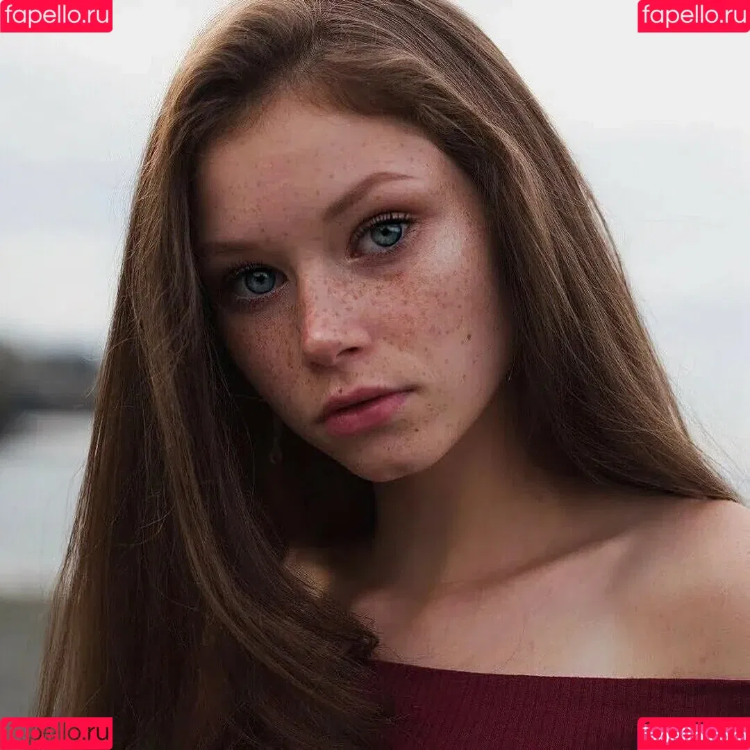 Lily-Ana Alexander Onlyfans Photo Gallery 