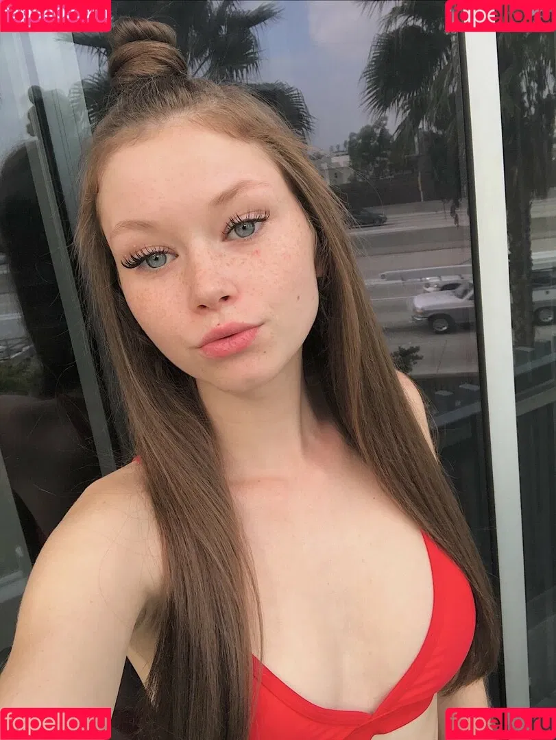Lily-Ana Alexander Onlyfans Photo Gallery 