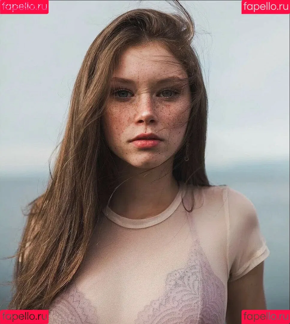 Lily-Ana Alexander Onlyfans Photo Gallery 