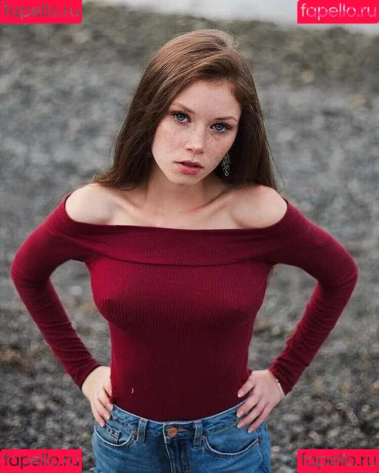 Lily-Ana Alexander Onlyfans Photo Gallery 