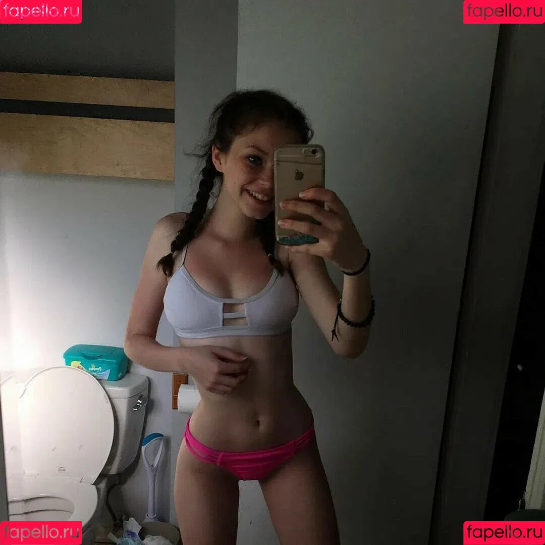 Lily-Ana Alexander Onlyfans Photo Gallery 