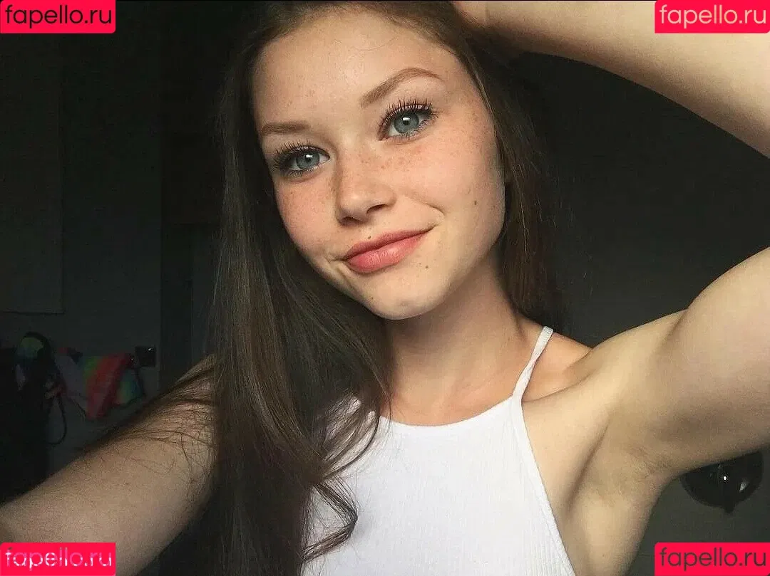Lily-Ana Alexander Onlyfans Photo Gallery 