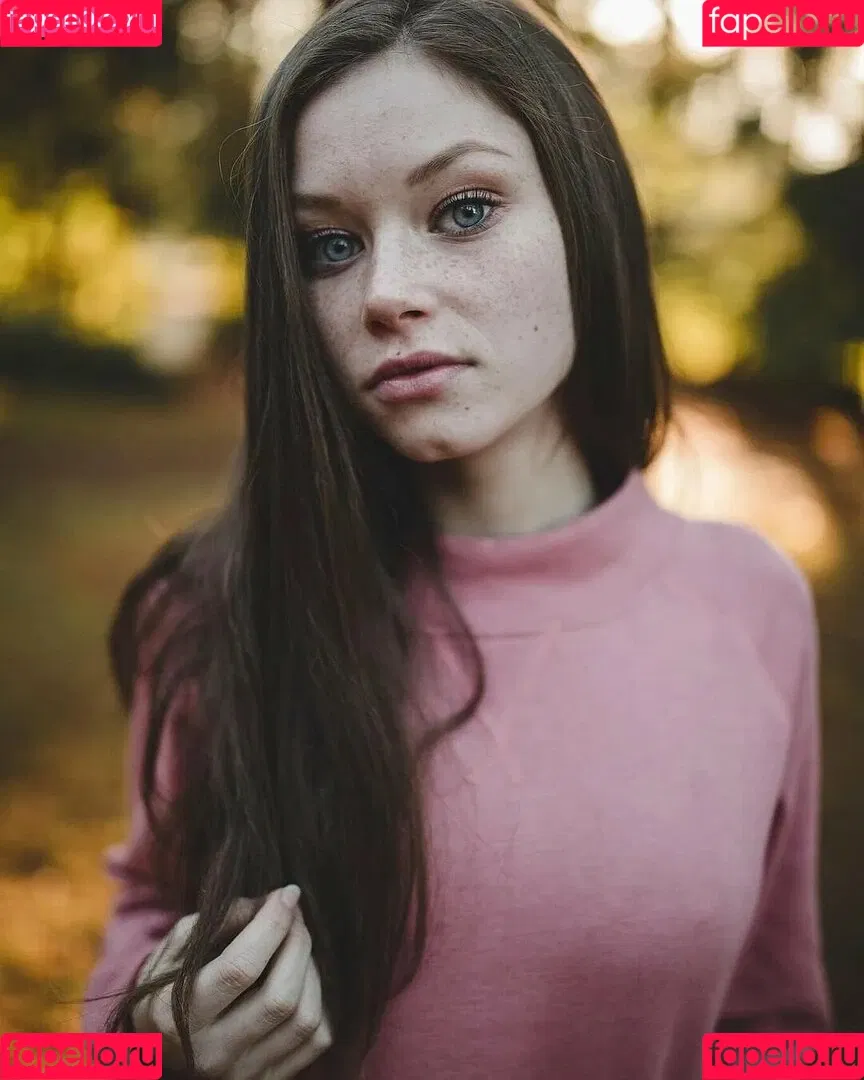 Lily-Ana Alexander Onlyfans Photo Gallery 