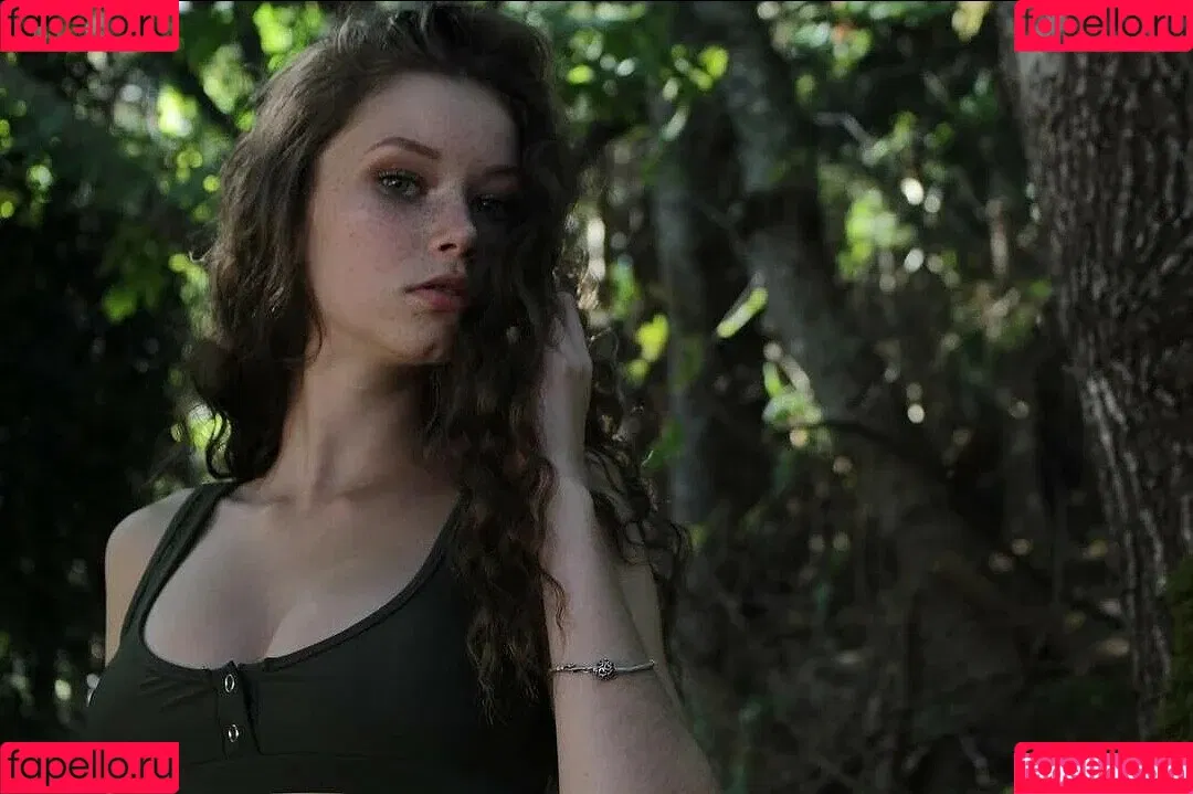 Lily-Ana Alexander Onlyfans Photo Gallery 