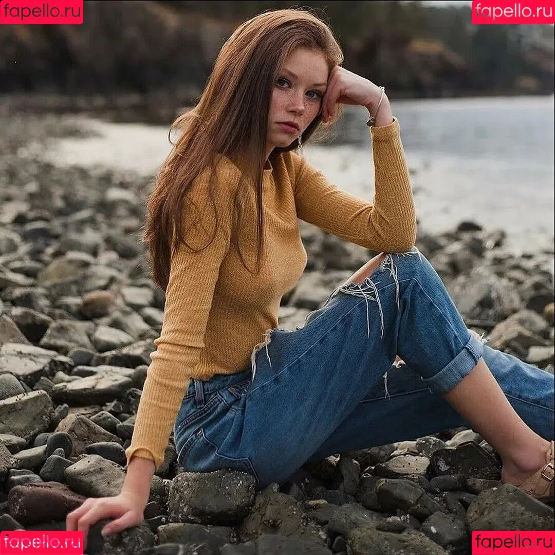 Lily-Ana Alexander Onlyfans Photo Gallery 
