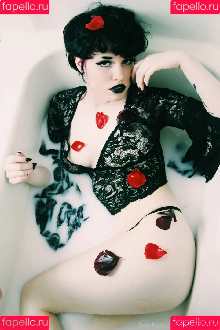 Phoenfatale Onlyfans Photo Gallery 