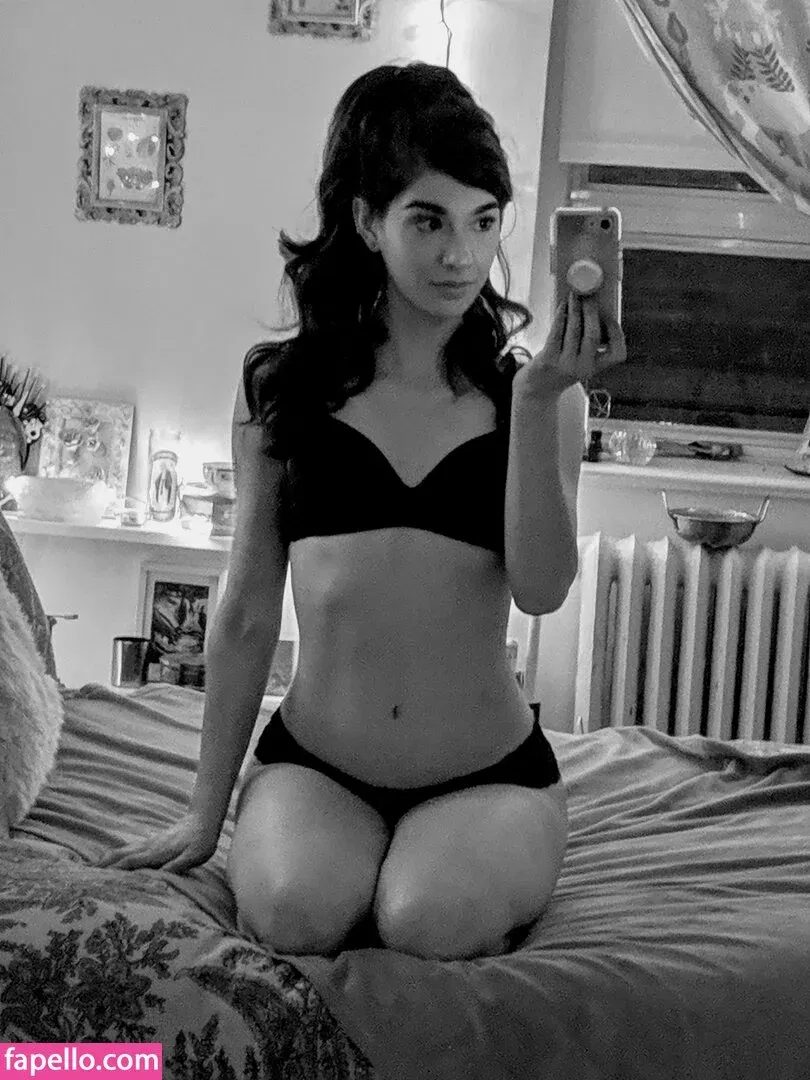 InvaderVie Onlyfans Photo Gallery 