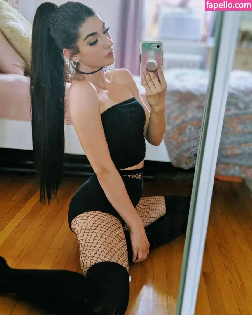 InvaderVie Onlyfans Photo Gallery 