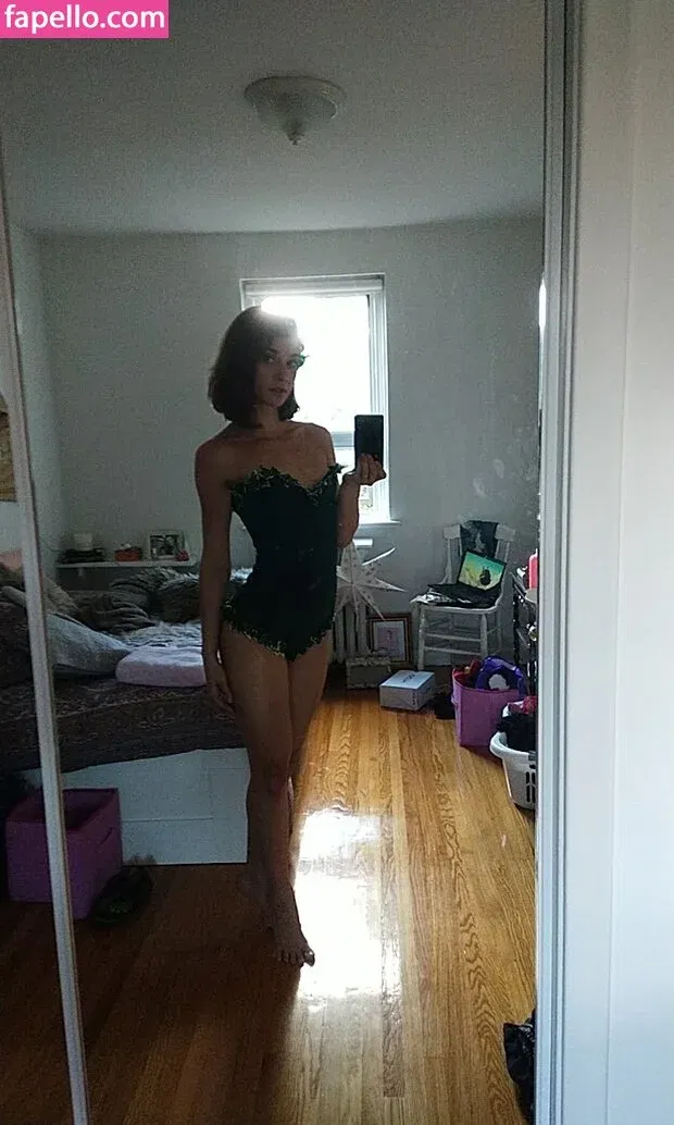 InvaderVie Onlyfans Photo Gallery 