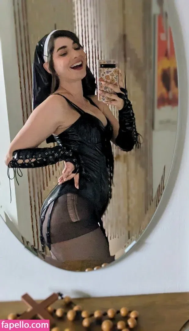 InvaderVie Onlyfans Photo Gallery 