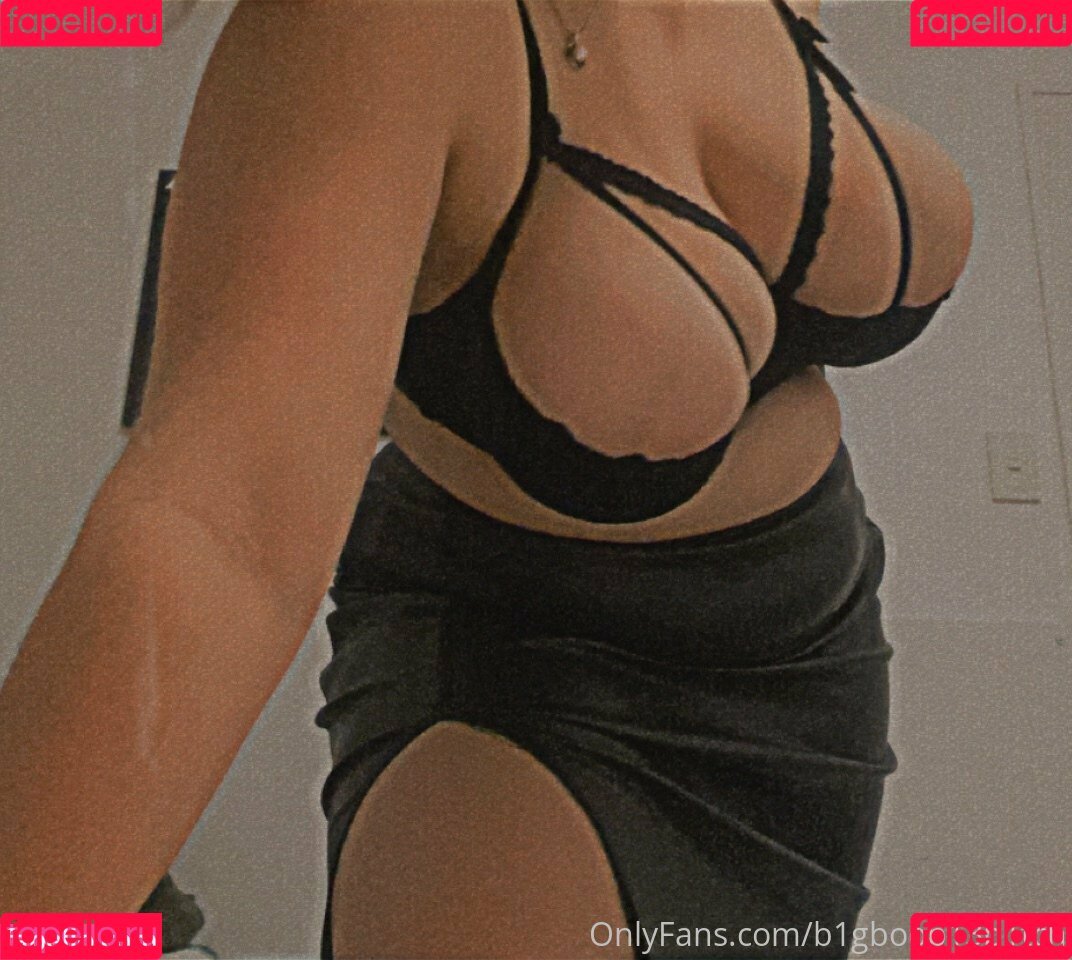 b1gboob13b1tch Onlyfans Photo Gallery 