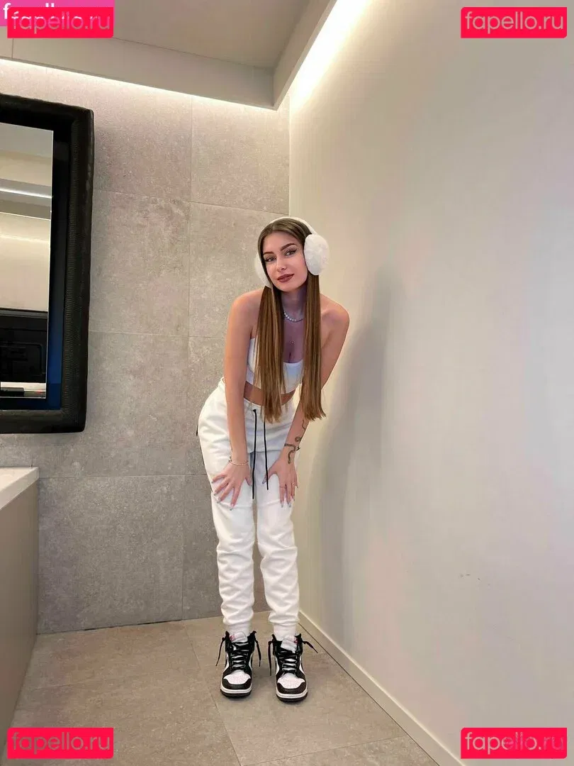 eli.esposito Onlyfans Photo Gallery 