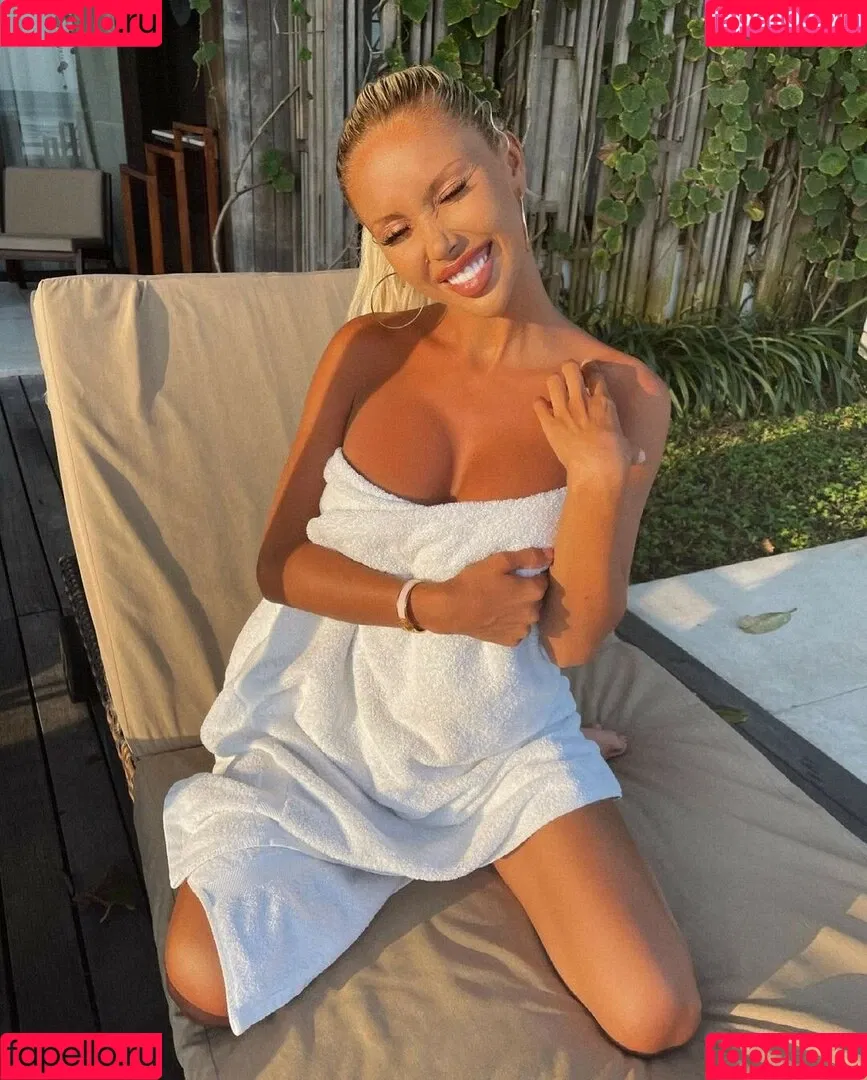 Carolinenitter Onlyfans Photo Gallery 