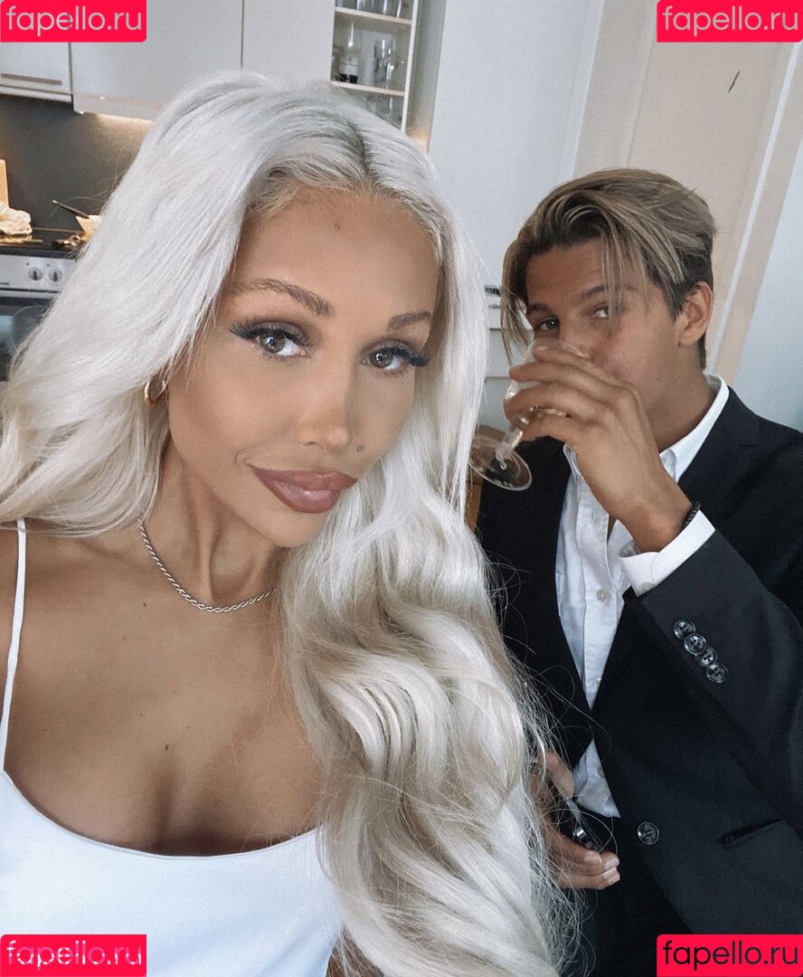 Carolinenitter Onlyfans Photo Gallery 