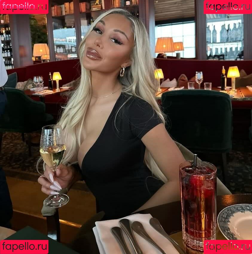 Carolinenitter Onlyfans Photo Gallery 