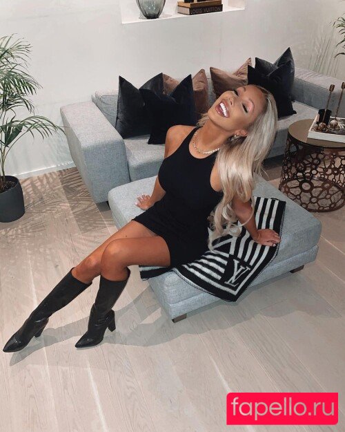Carolinenitter Nude Onlyfans Photo 45