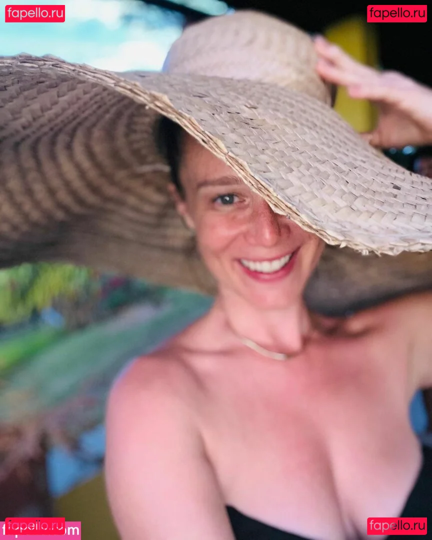 Mariana Ximenes Onlyfans Photo Gallery 