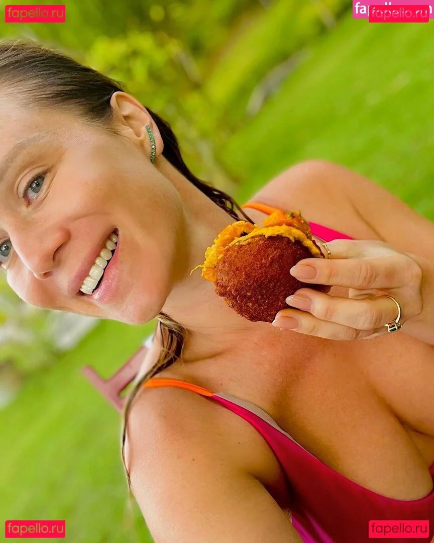 Mariana Ximenes Onlyfans Photo Gallery 