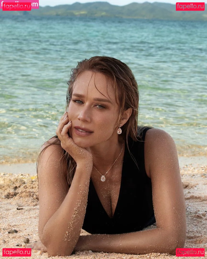 Mariana Ximenes Onlyfans Photo Gallery 