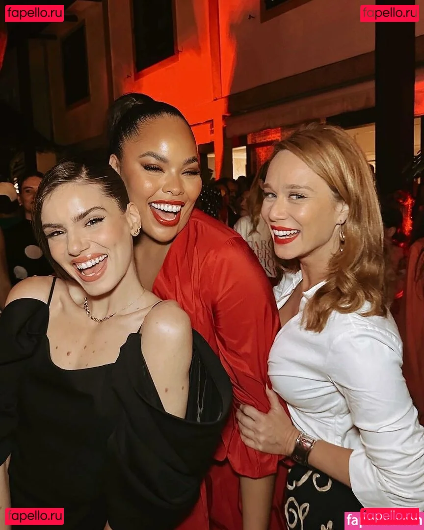 Mariana Ximenes Onlyfans Photo Gallery 