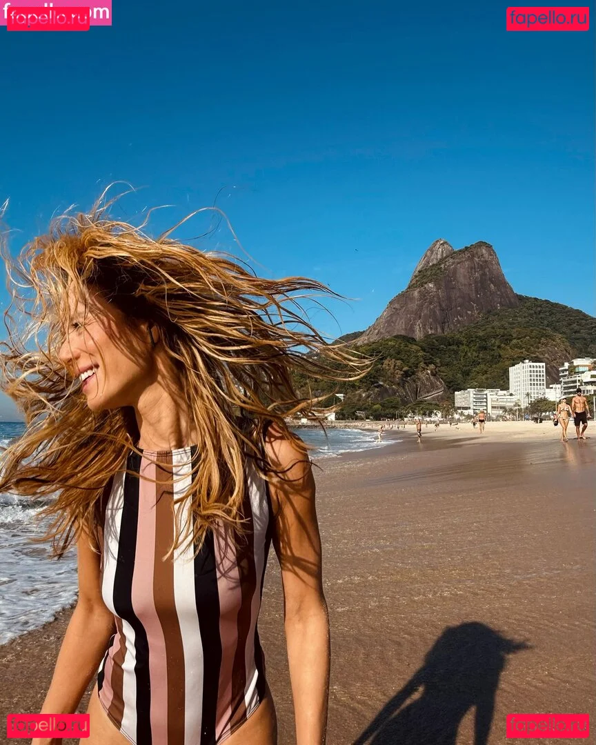 Mariana Ximenes Onlyfans Photo Gallery 