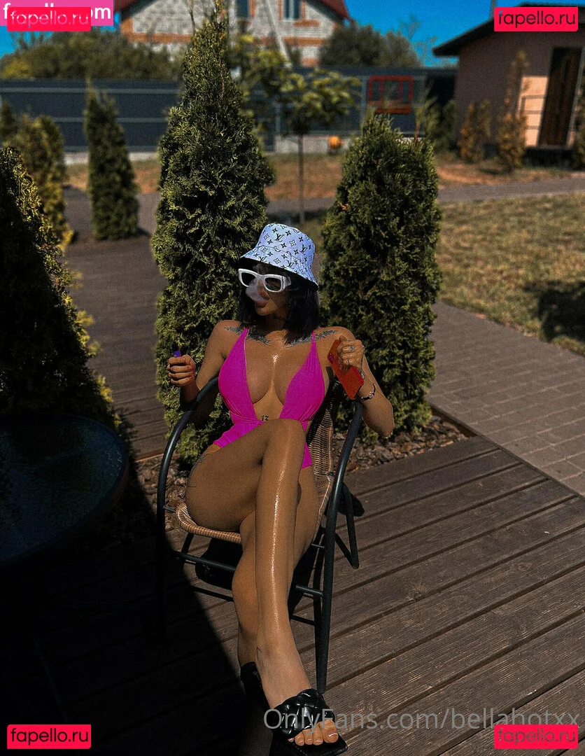 bellahotxx Onlyfans Photo Gallery 