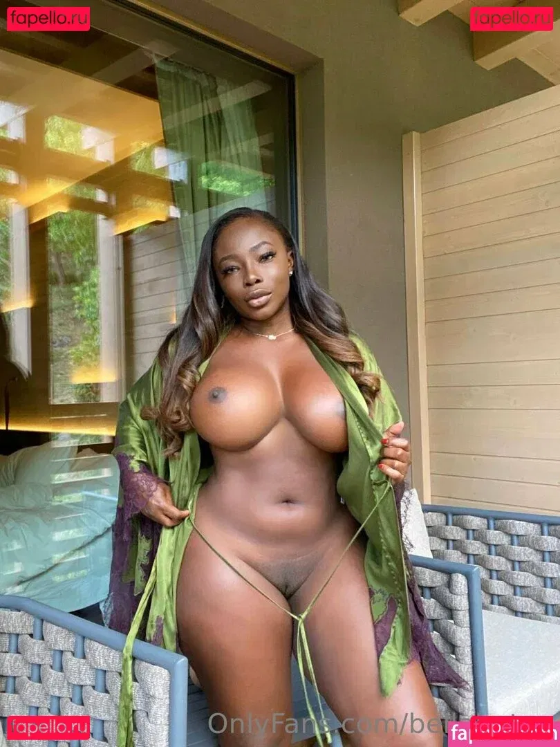 bellahotxx Onlyfans Photo Gallery 