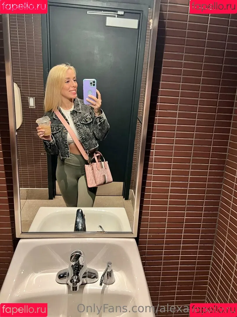alexawild_vip Onlyfans Photo Gallery 