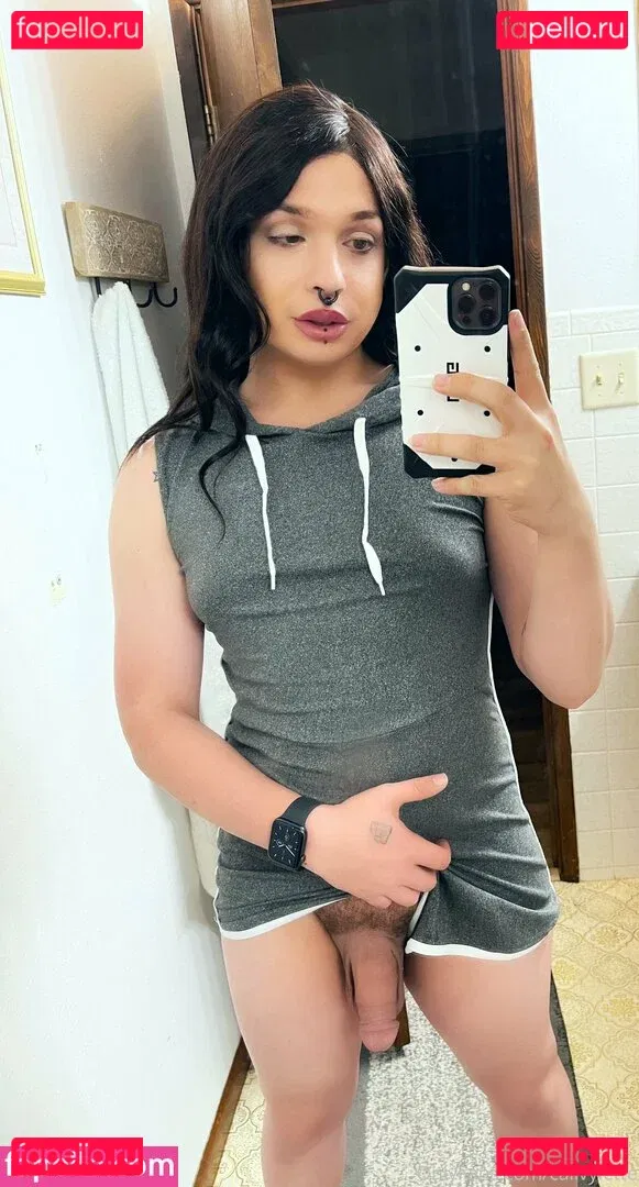 VyletteCali Onlyfans Photo Gallery 