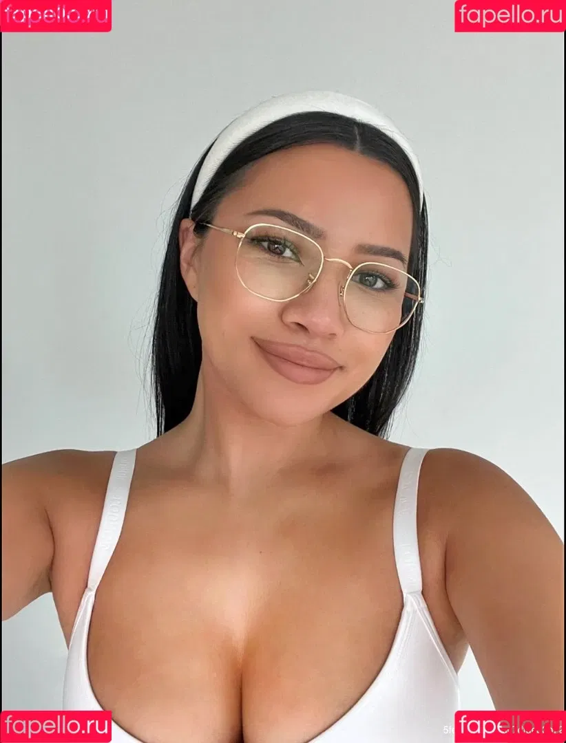 Julia Kelly Onlyfans Photo Gallery 