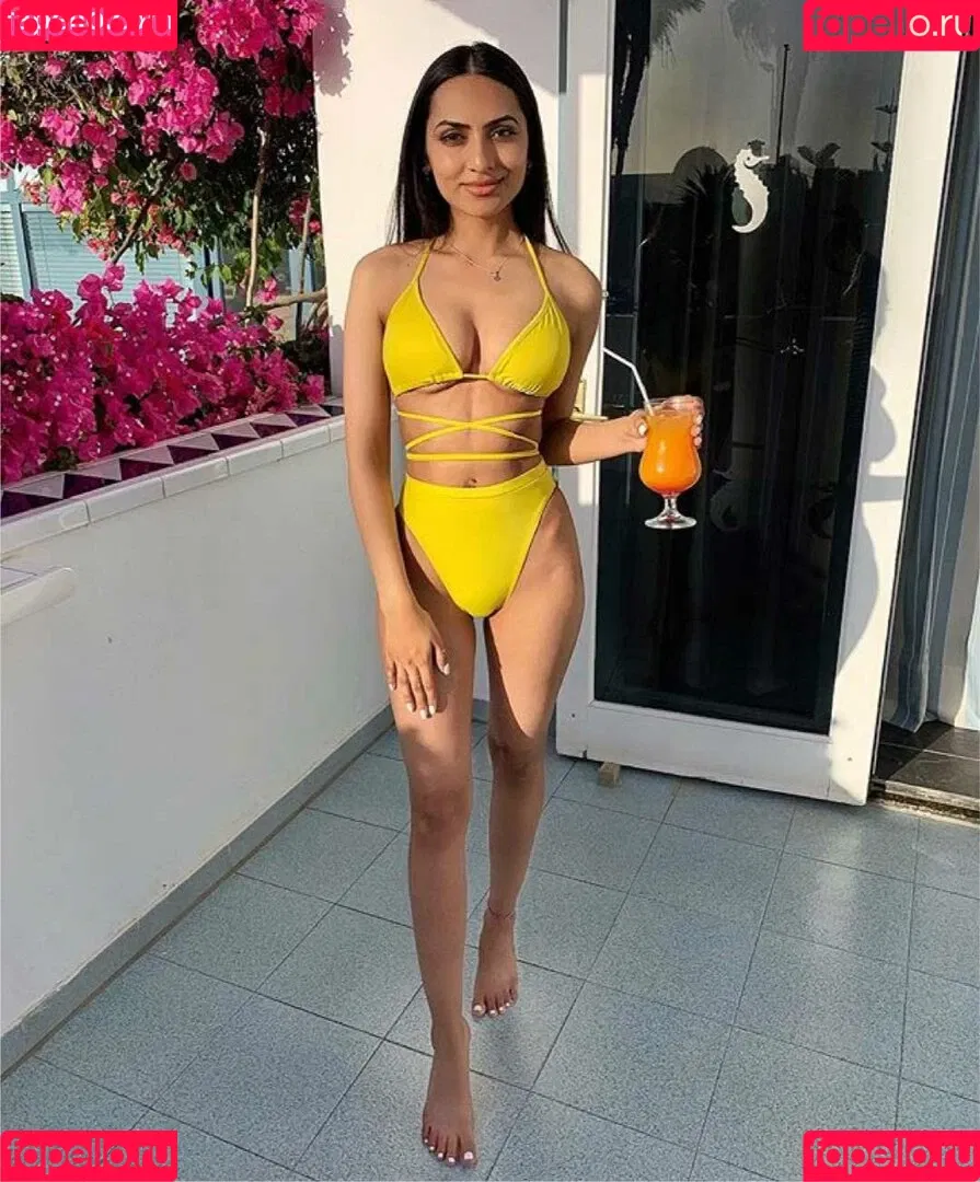 nikkirai_ Onlyfans Photo Gallery 