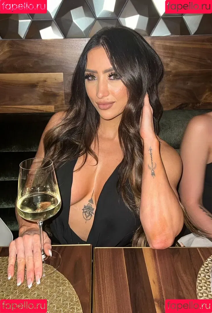 krystyna.lauren Onlyfans Photo Gallery 