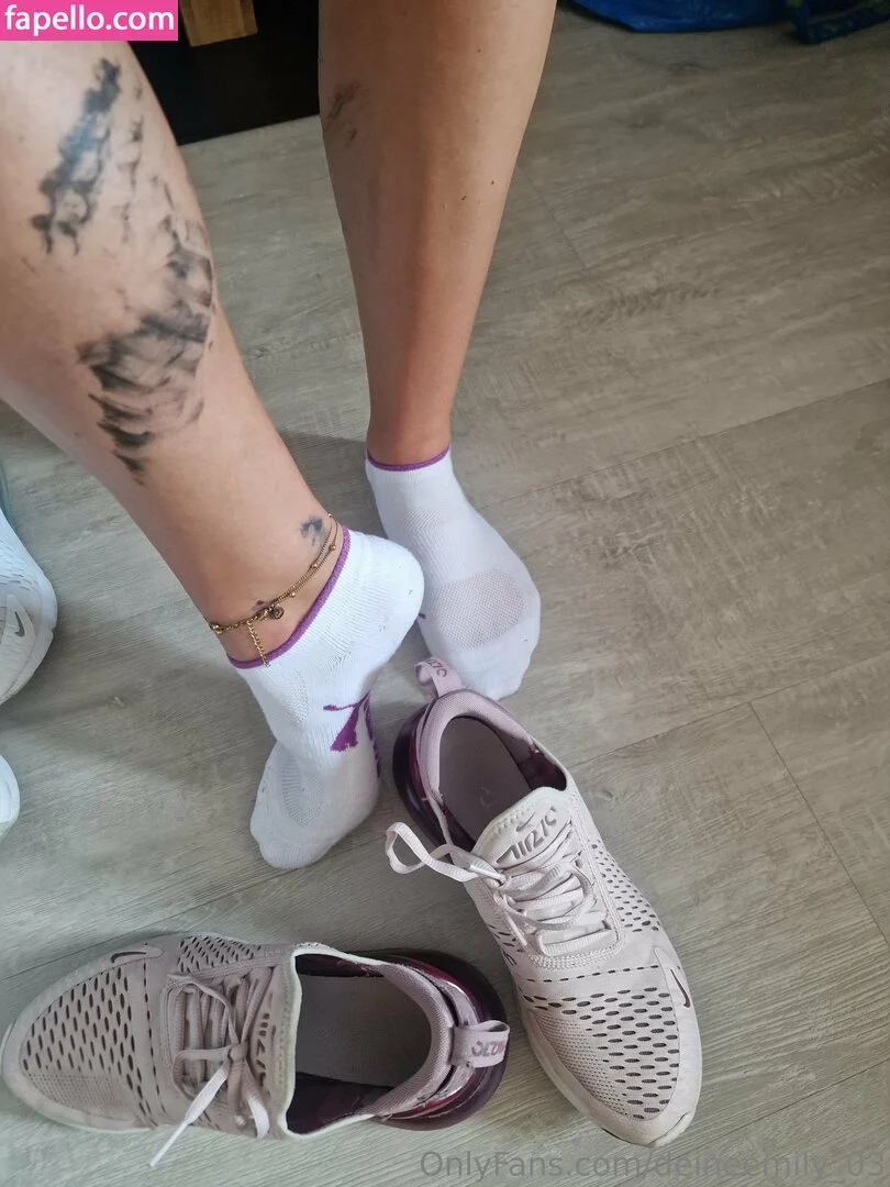 deineemily_03 Onlyfans Photo Gallery 