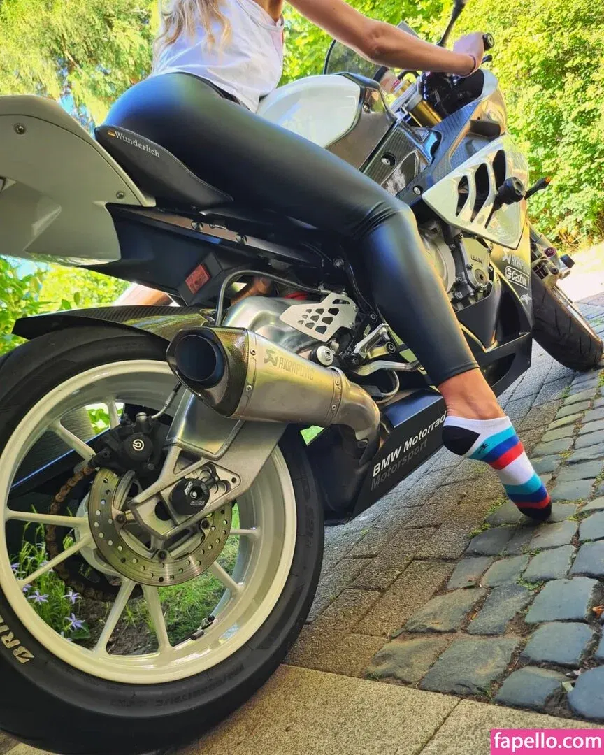 deineemily_03 Onlyfans Photo Gallery 