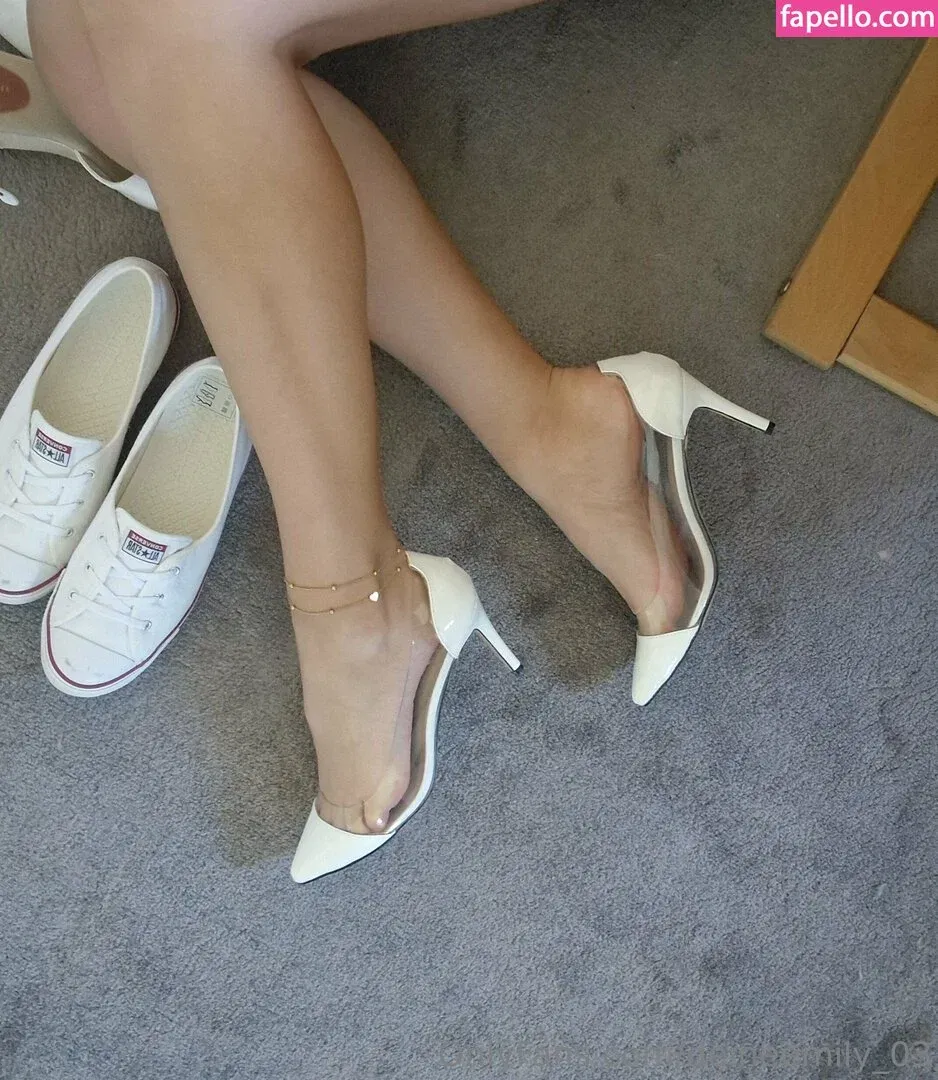 deineemily_03 Onlyfans Photo Gallery 