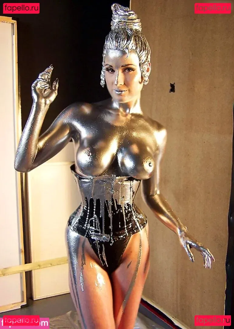 Dita Von Teese Onlyfans Photo Gallery 