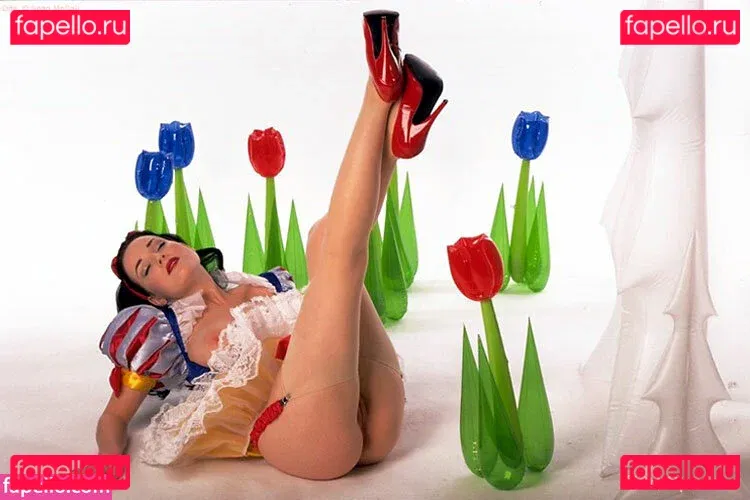 Dita Von Teese Onlyfans Photo Gallery 