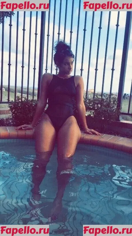 Lauren Racine Wood Onlyfans Photo Gallery 
