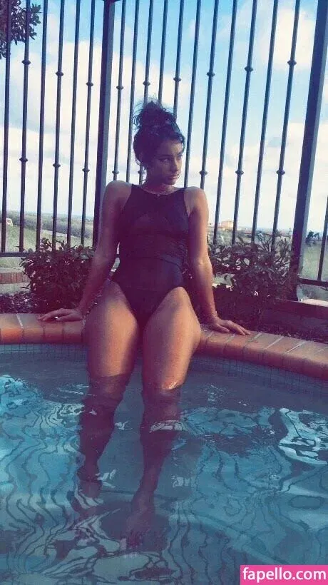 Lauren Racine Wood Onlyfans Photo Gallery 