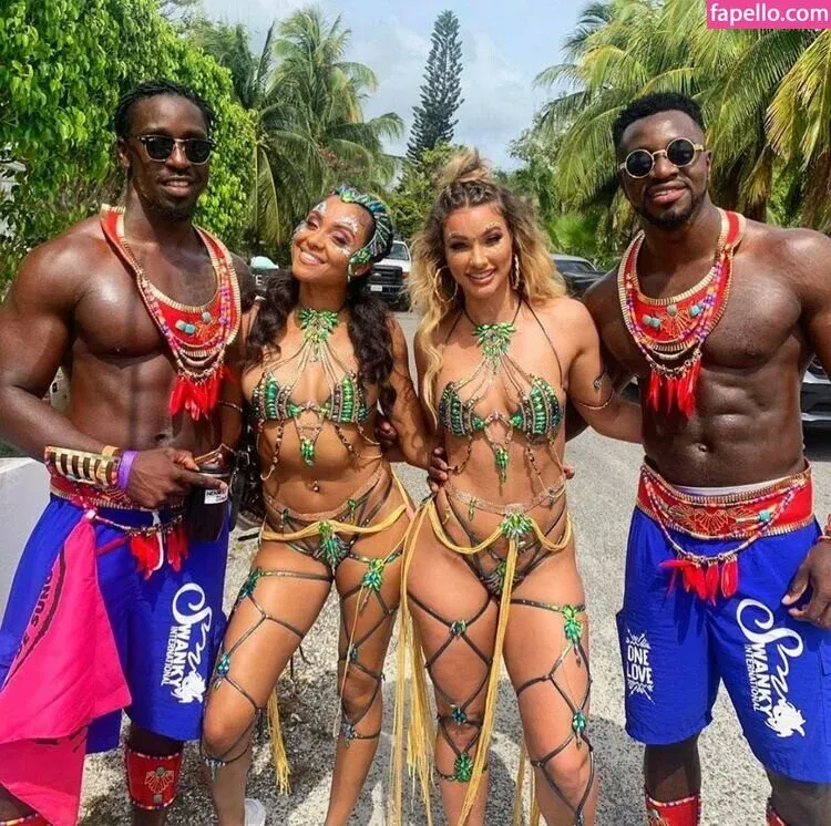 Lauren Racine Wood Onlyfans Photo Gallery 