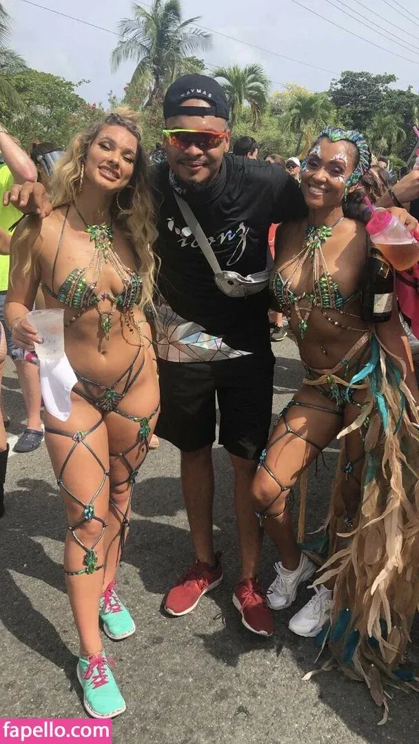 Lauren Racine Wood Onlyfans Photo Gallery 