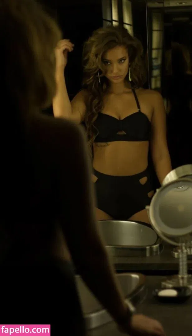 Lauren Racine Wood Onlyfans Photo Gallery 