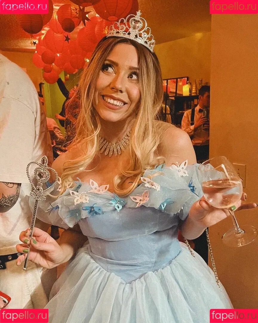 Hazel Hayes Onlyfans Photo Gallery 