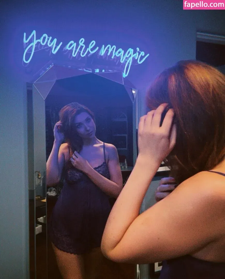 Hazel Hayes Onlyfans Photo Gallery 