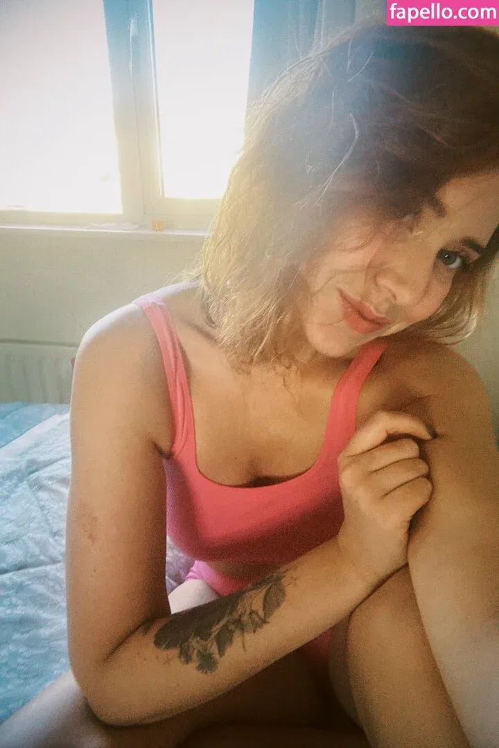 Hazel Hayes Onlyfans Photo Gallery 