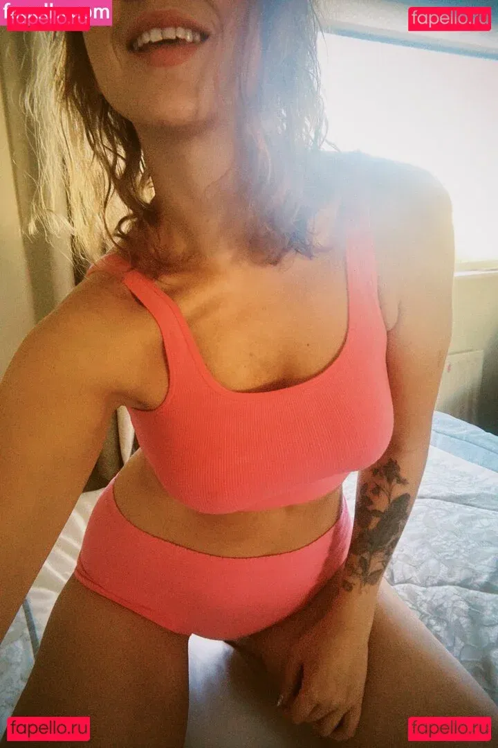 Hazel Hayes Onlyfans Photo Gallery 