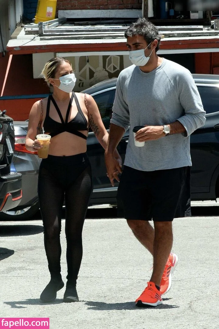 Lady Gaga Onlyfans Photo Gallery 