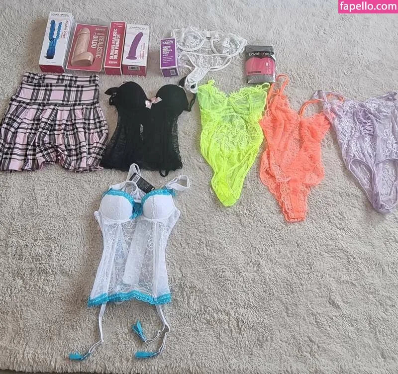 littlemissconnie Onlyfans Photo Gallery 